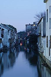 国外论文批评《模拟农场》系列：一种有害的农民职业观